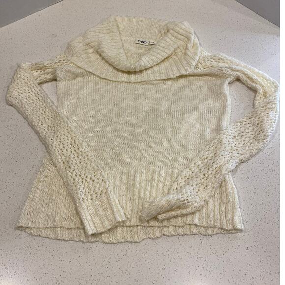 Beautiful CATO Women's Turtleneck Sweater Size Small Cream - Picture 5 of 5